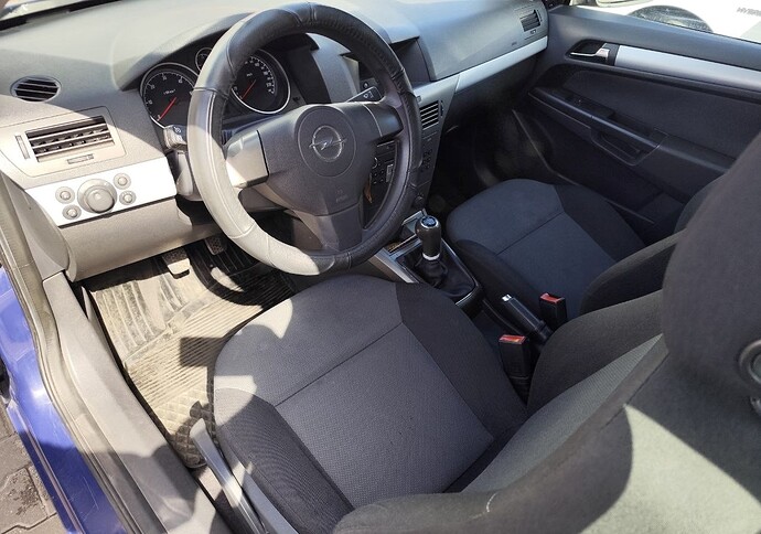 Opel Astra — zdjęcie 31