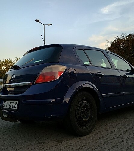 Opel Astra — zdjęcie 1